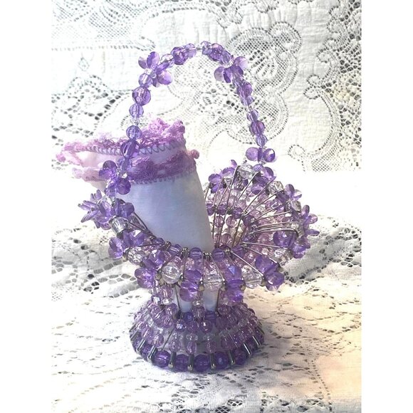 Vintage Safety Pin Beaded Basket With Lilac Crochet Hankie Hanky Purple Lilac - Picture 1 of 4